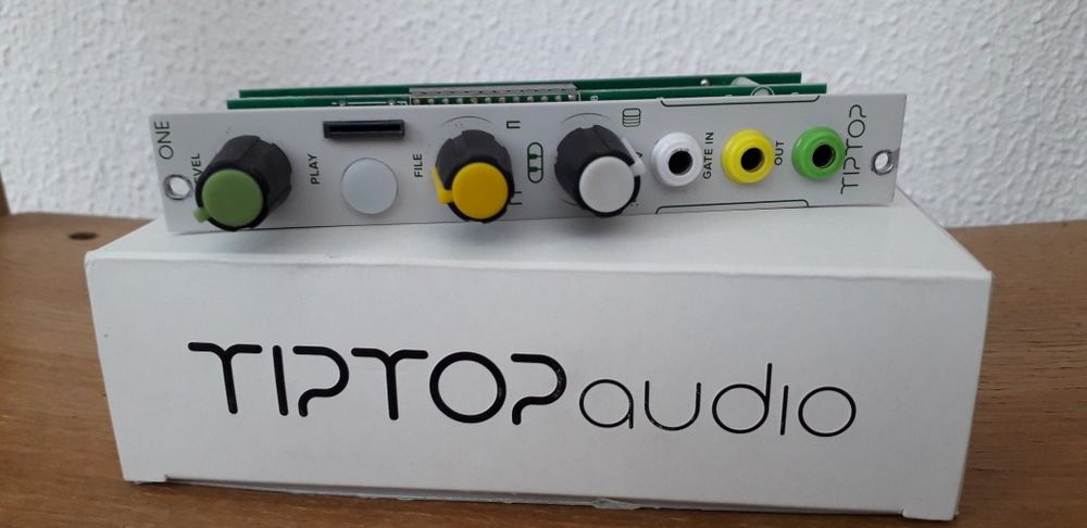 Tiptop one audio sampler eurorack