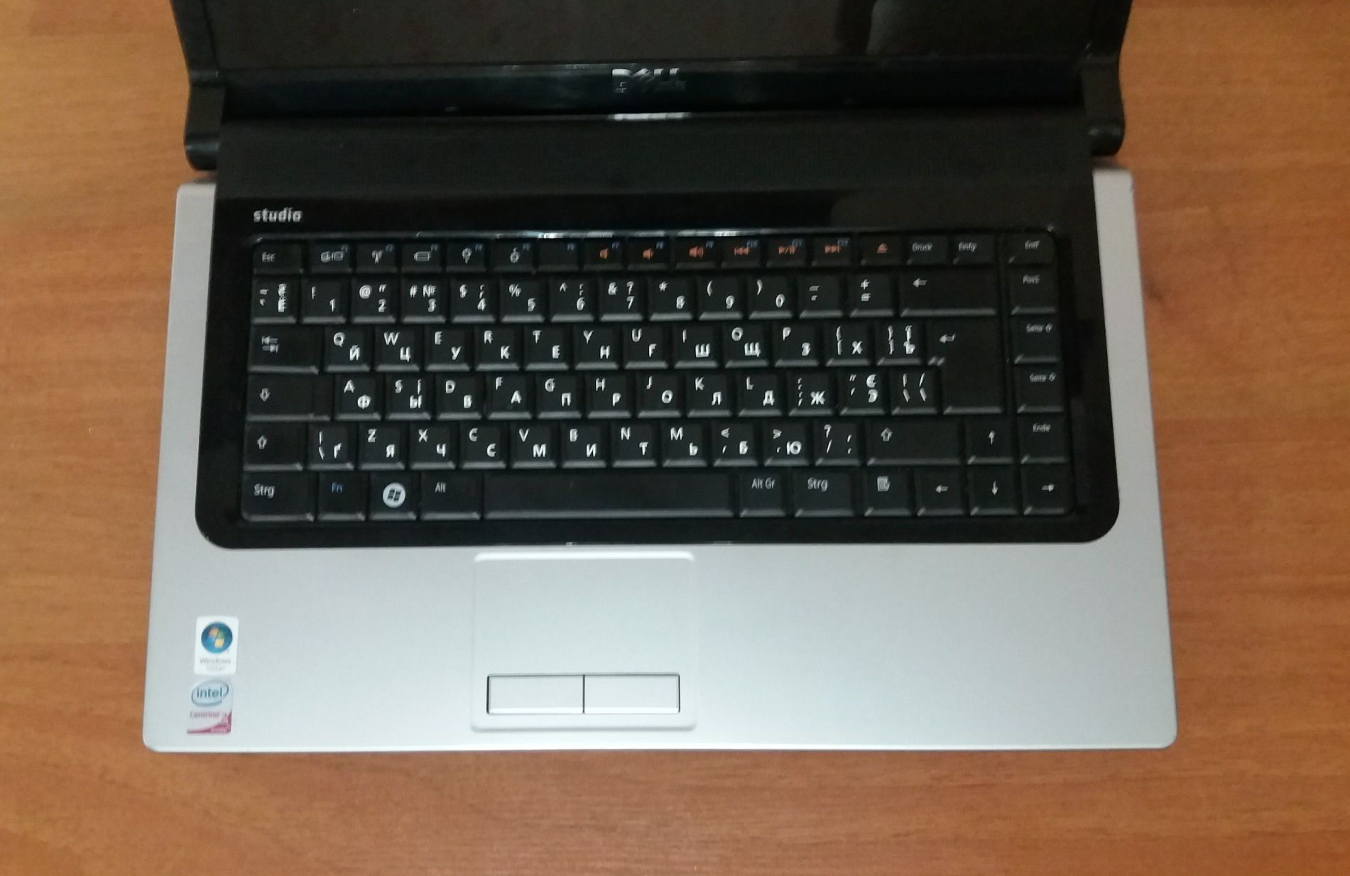 Ноутбук Dell Studio 1555/ 15.6" Intel/ 4 Gb/ Hdd  0 Gb