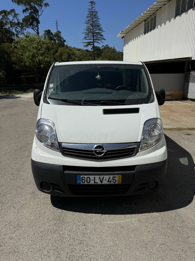 Opel vivaro 2.0 cdti 2011