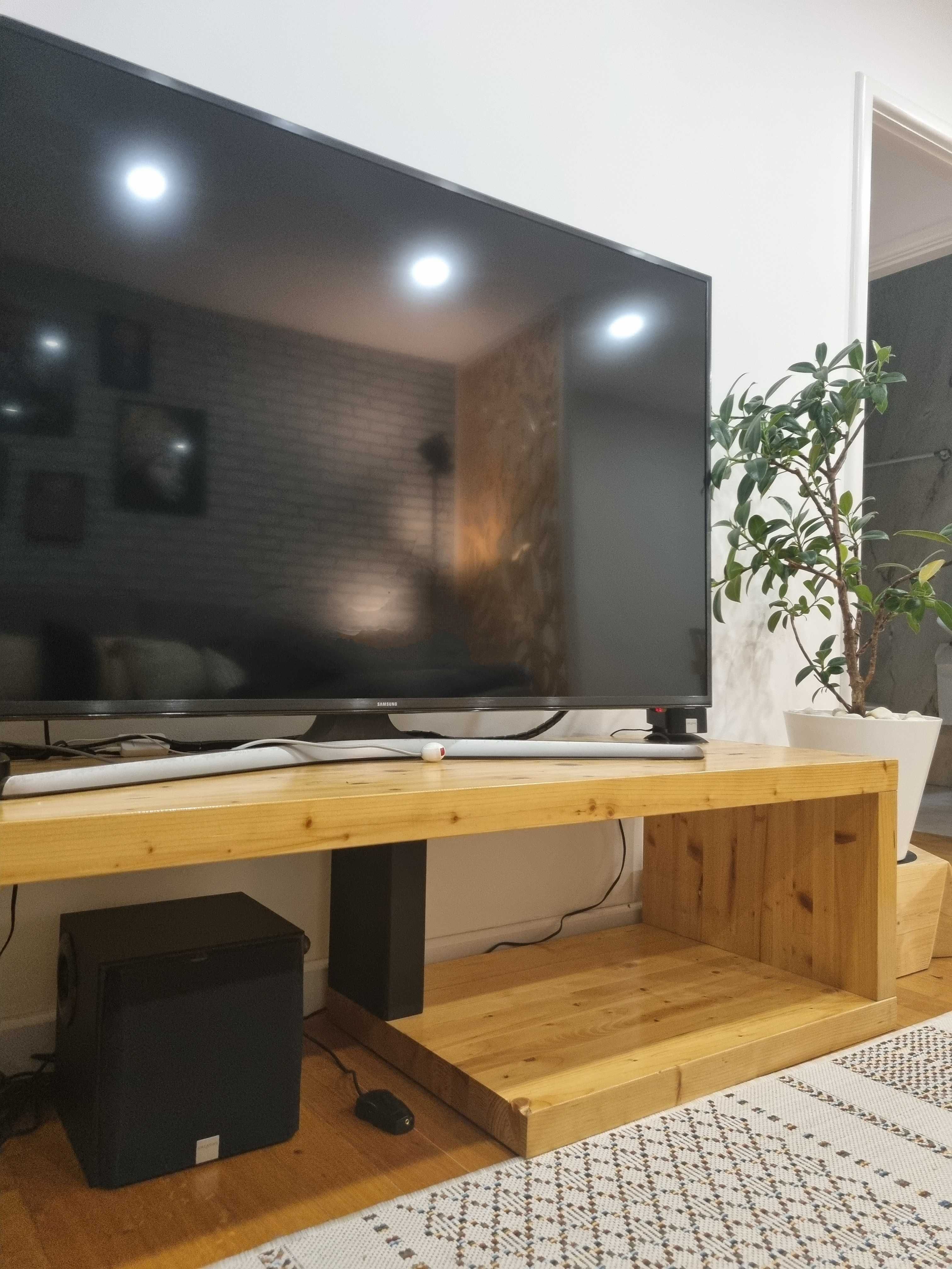 Móvel de sala para TV