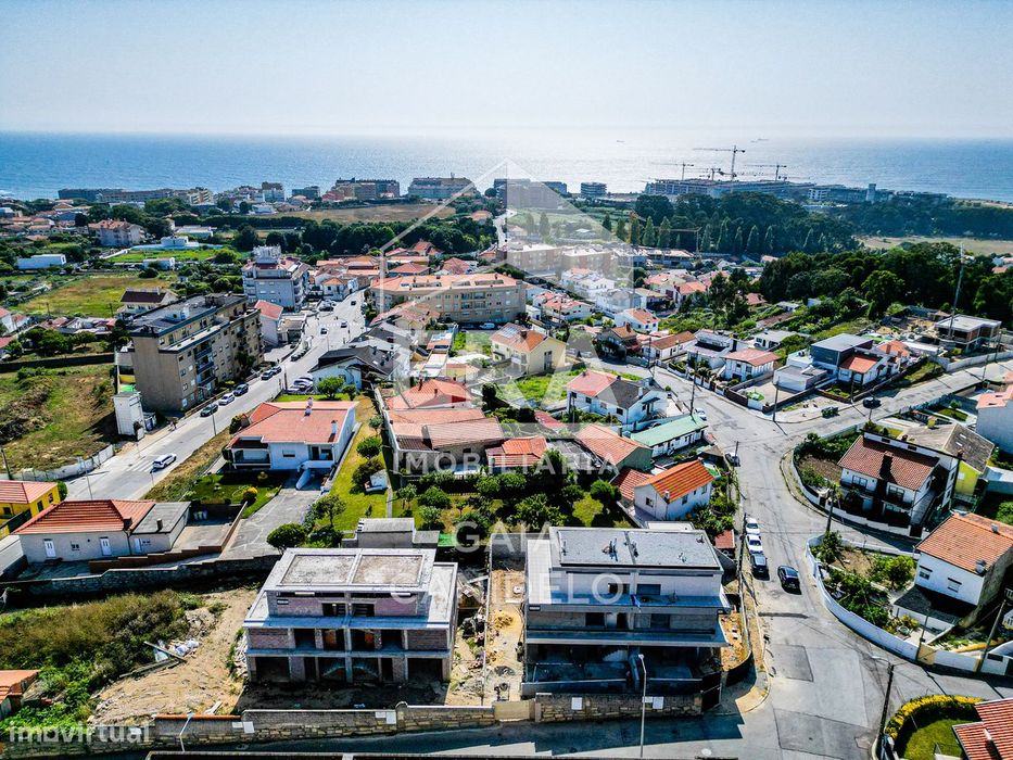 Moradia V4 em Fase de Construção