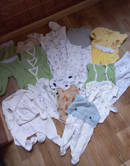 Пакет одягу для новонароджених. Бодіки, костюмчики