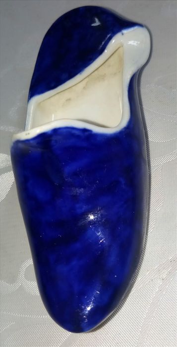 Porcelanowy bucik 19 w. Syg Copeland .