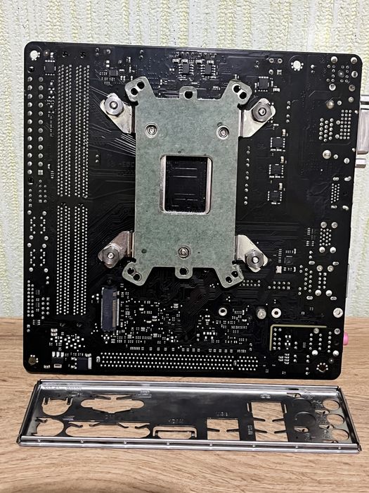 i7 8700K, 16gb DDR4, ITX материнка, охолодження ігровий комплект
