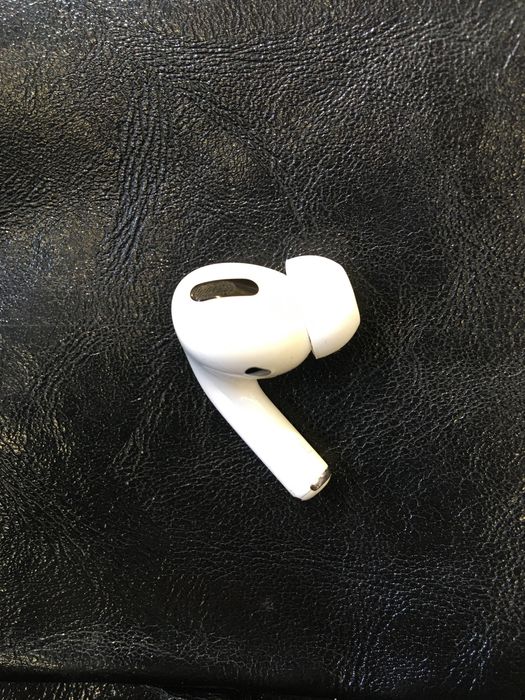 Продам AirPods pro оріг ліве вухо