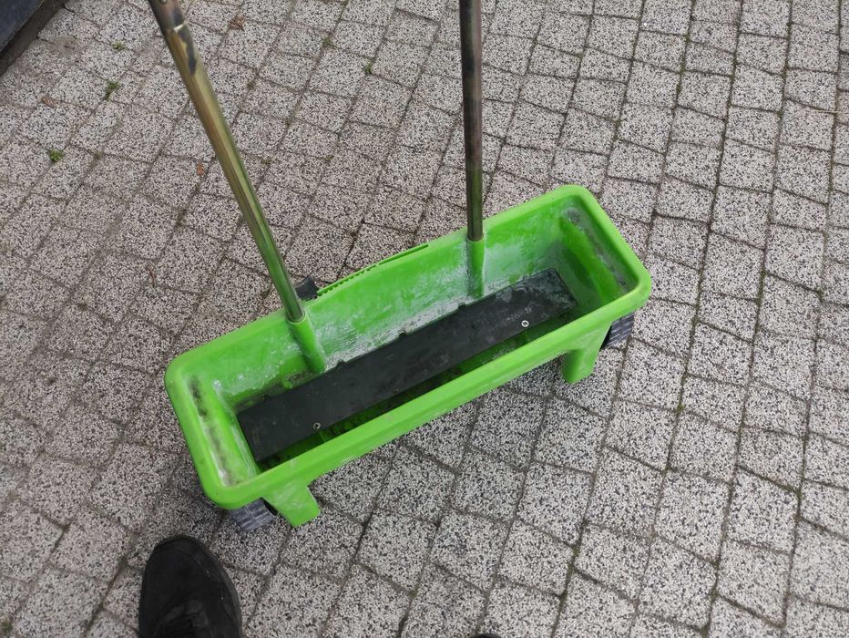 Rozsiewacz siewnik ręczny do nawozów soli nasion