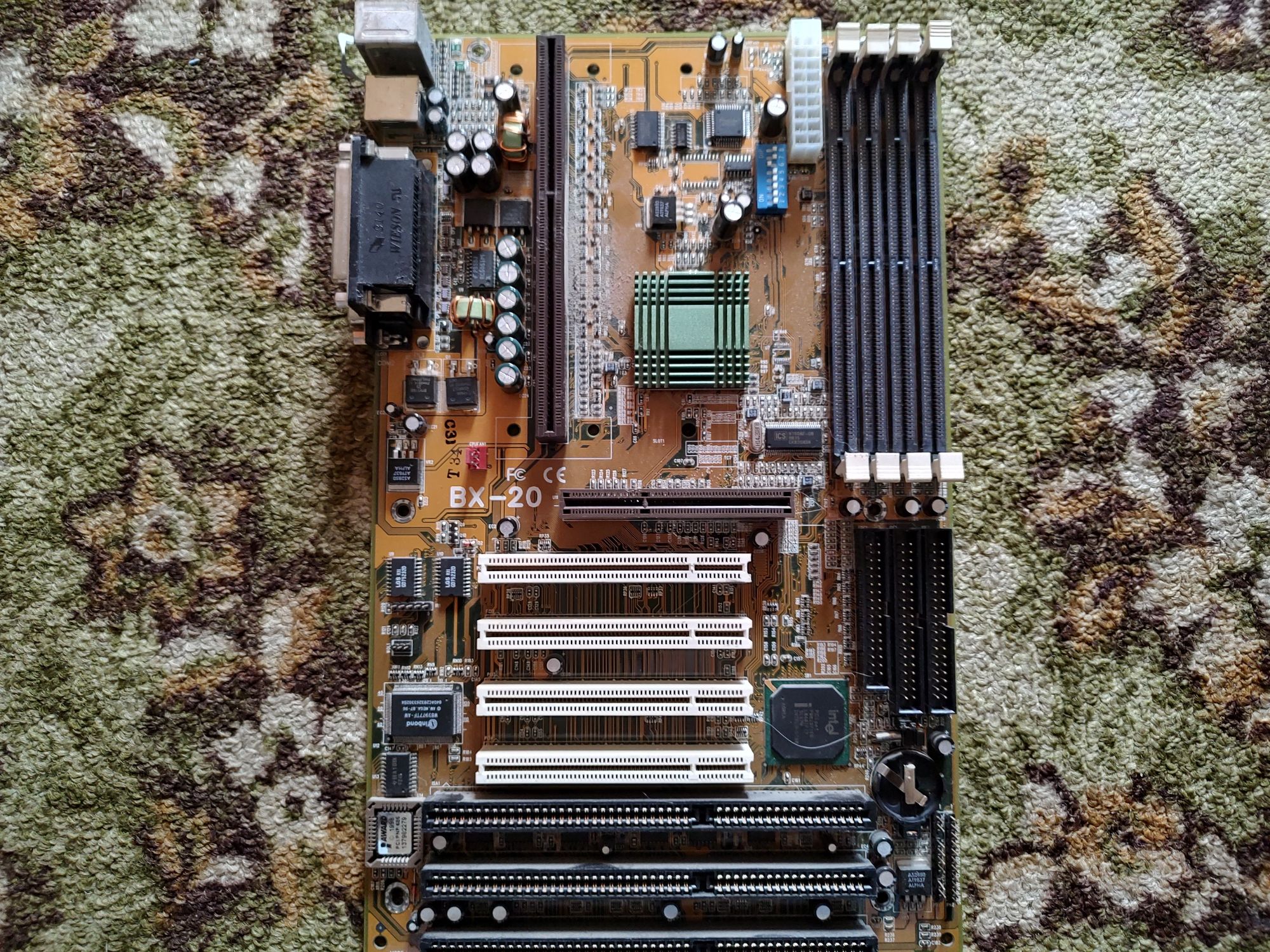 Материнская плата Elitegroup K7VTA3/KT333 V5.0, слотовая BX-20-0K