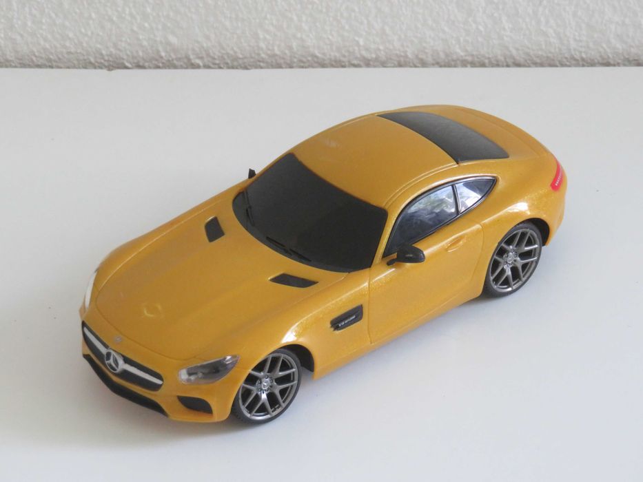 Brinquedo: Mercedes com Comando