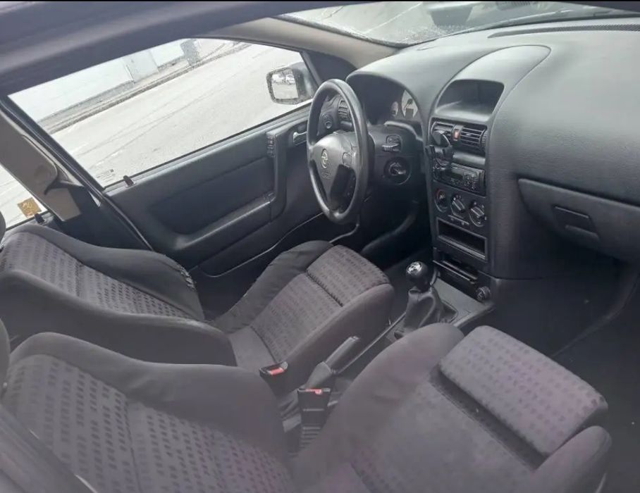 Carrinha Opel Caravan 99 gasolina