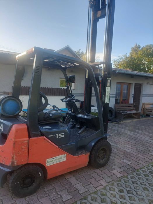 wózek widłowy toyota triplex przesów wolny skok 2015r.