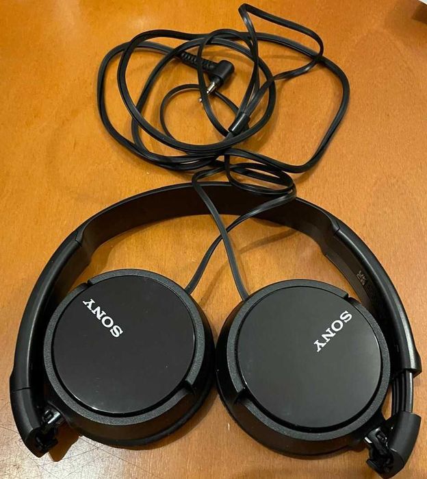 Auriculares Sony ZX110 | Som potente | Pouco uso