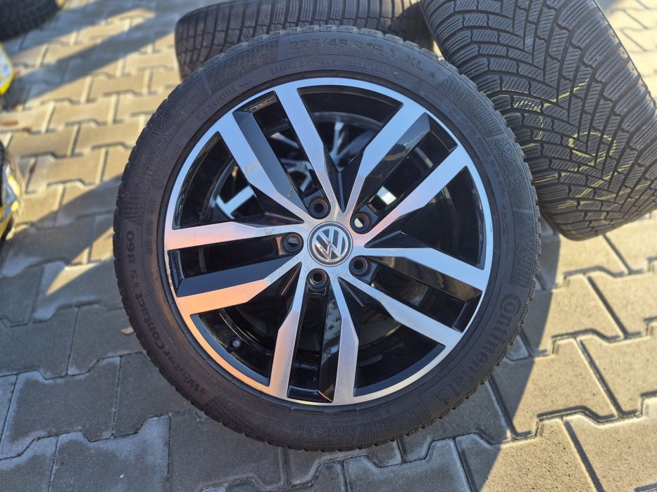 Продаж оригінальних дисків VOLKSWAGEN  7JxR17 з зимовою резиною 225/45