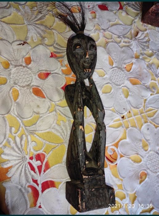 Pięć figurek afrykańskich
Lekkie drewno