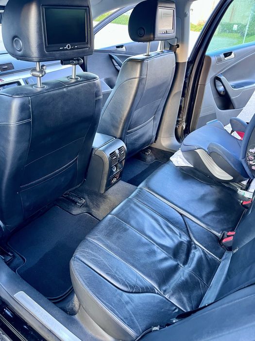 VW Passat B6 kombi, skóra, Carplay, odtwarzacz DVD, bagażnik rowerowy