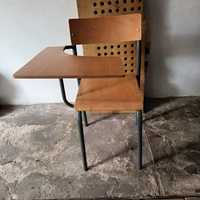 Krzesło drewniane z pulpitem