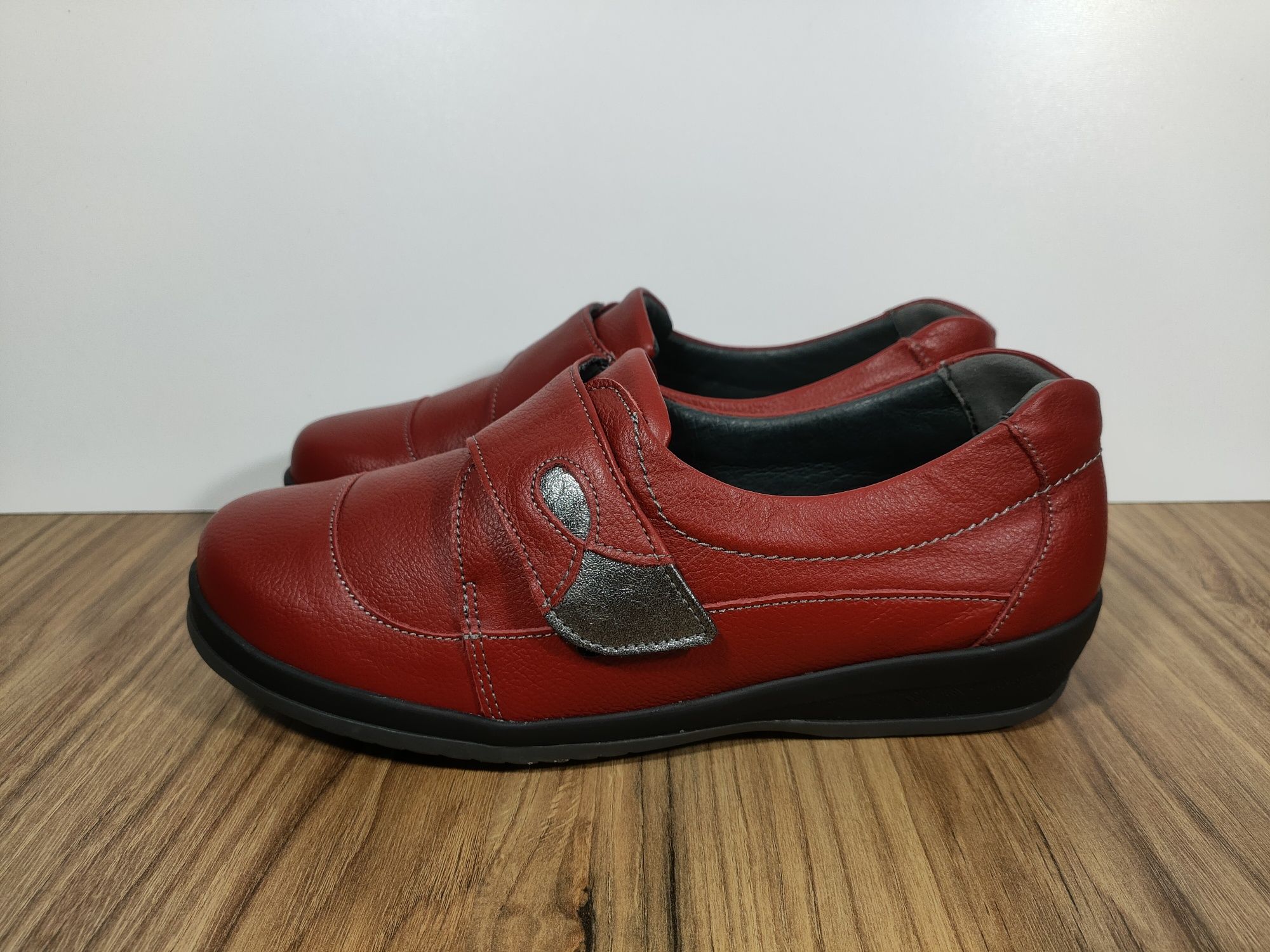 Buty EasyFit Handcrafted in Portugal skórzane rzepy r. 39 25,5cm