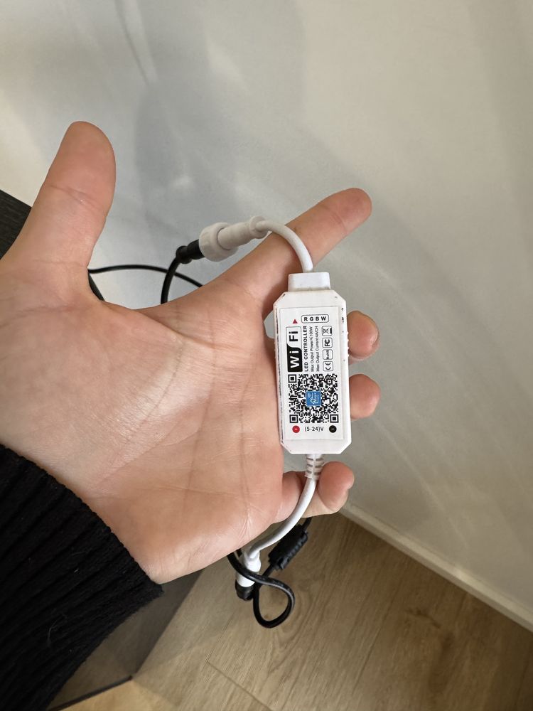 Aquário 50L com Móvel de Vidro e Iluminação Wi-Fi