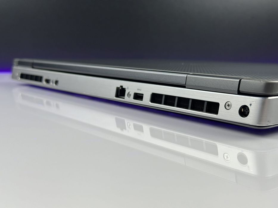 Laptop DELL Precision 7740 | Xeon E-2276M / FHD / RTX 4000 / US / FV23
