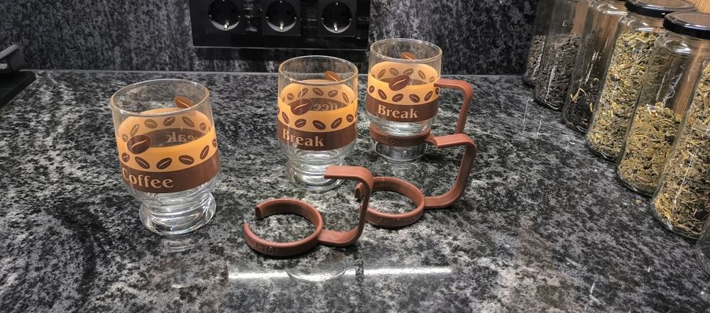 Подарункові чашки - стакани здя кави.