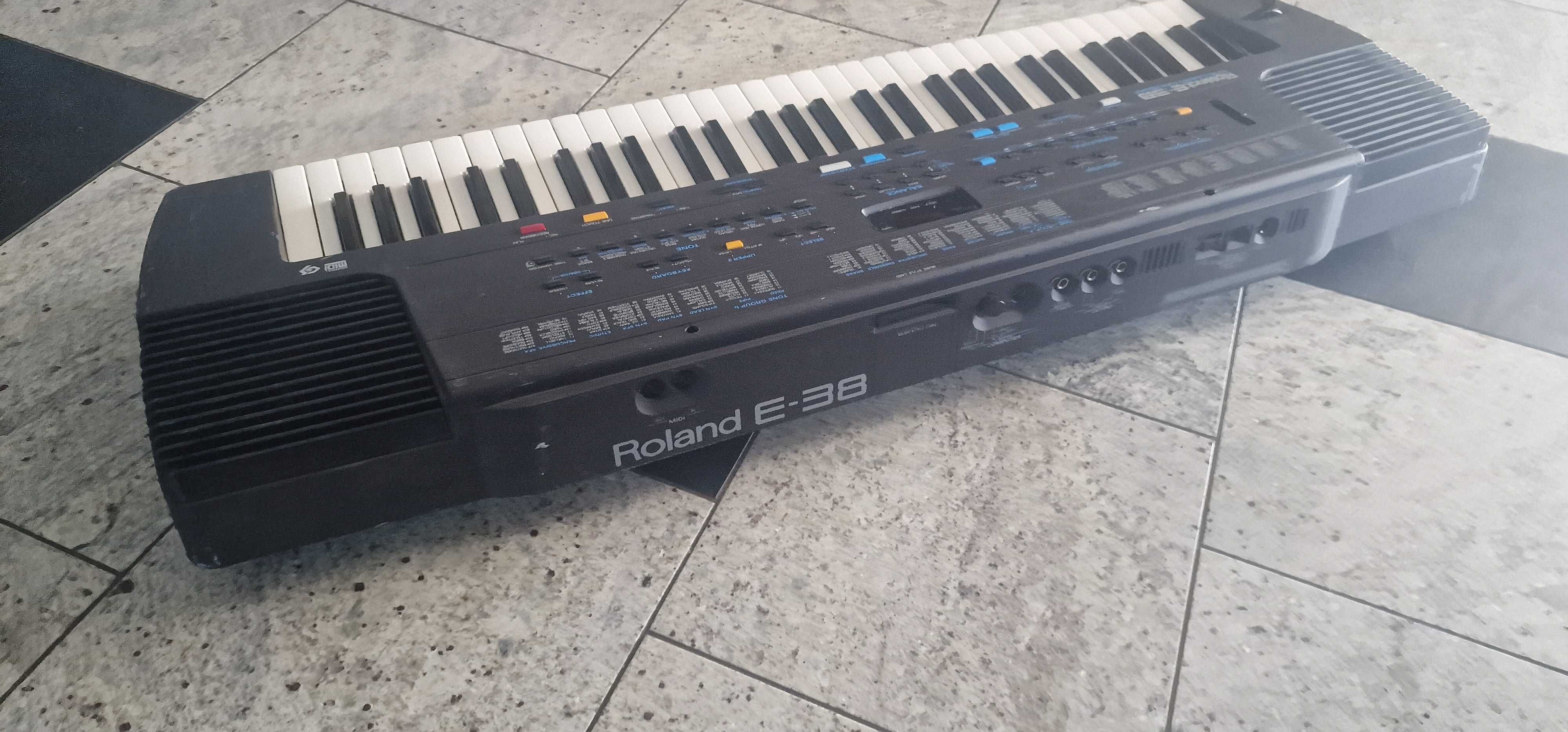 Roland e38 keyboard E