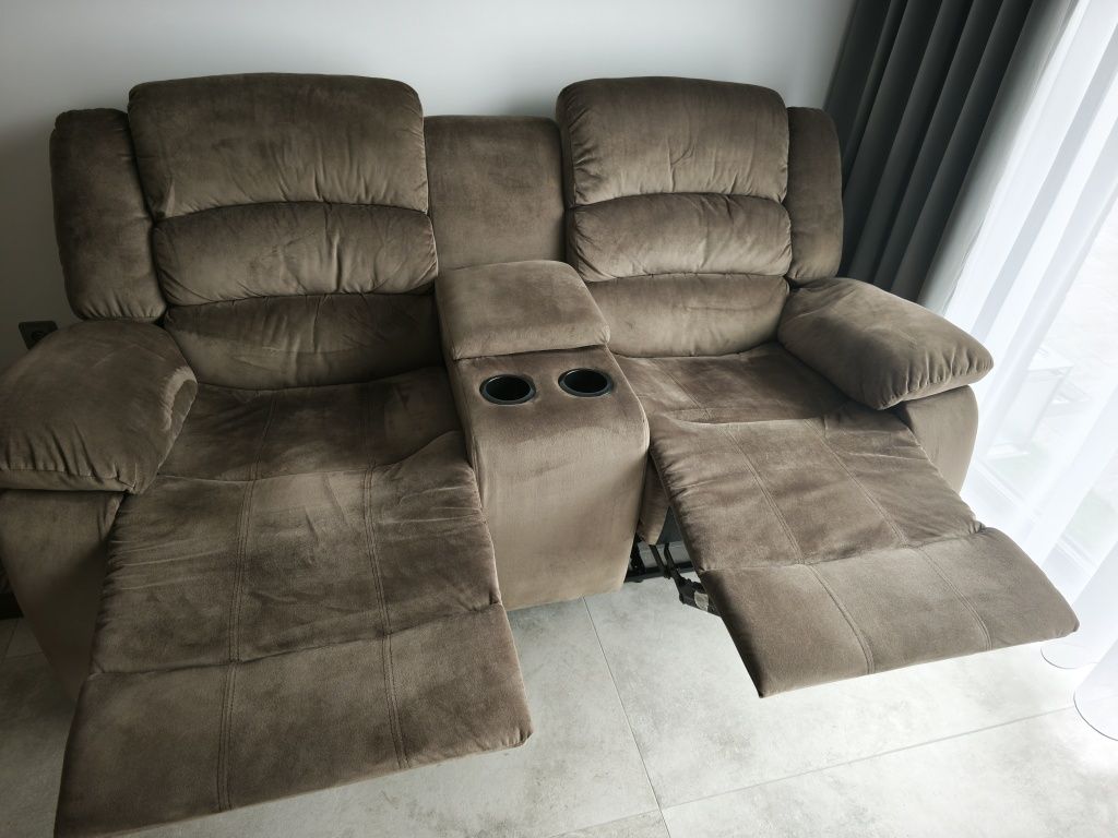 Dwuosobowa sofa z funkcją relaks