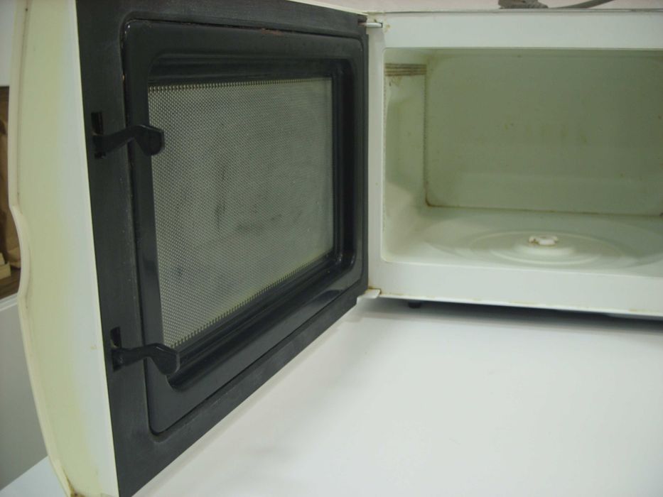 Микроволновка LG MS-2322 A в хорошем рабочем состоянии