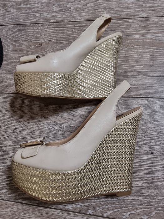 Босоніжки Guess, 35 р
Бренд Guess