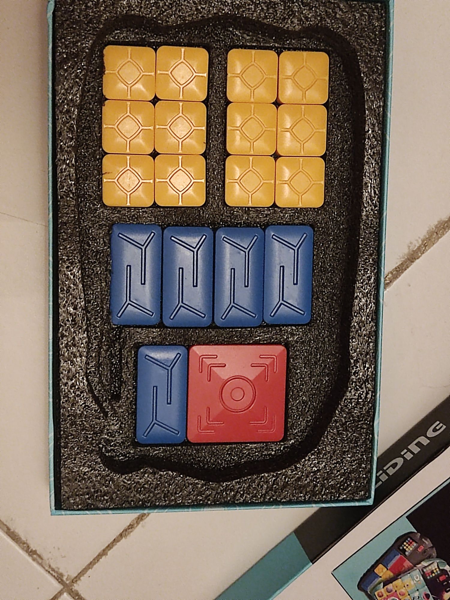 Puzzle magnético