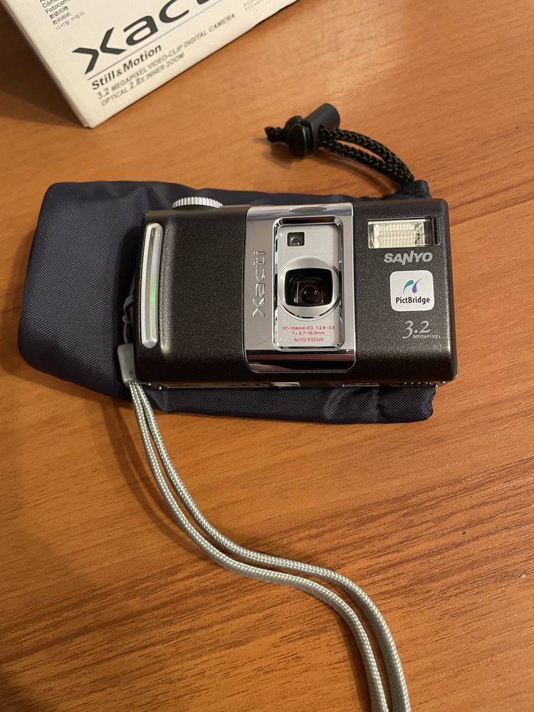 Aparat SANYO Xacti Digital VPC-J2EX.