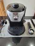 Máquina de Café Manual DeLonghi EC221 - Preto