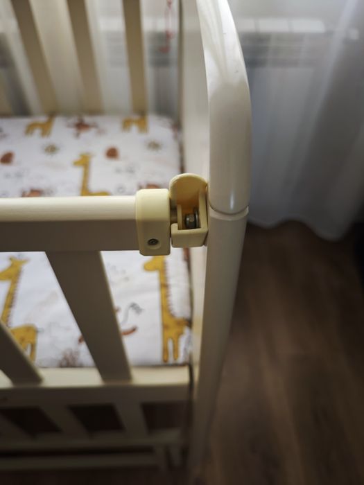 Кроватка дитяча.