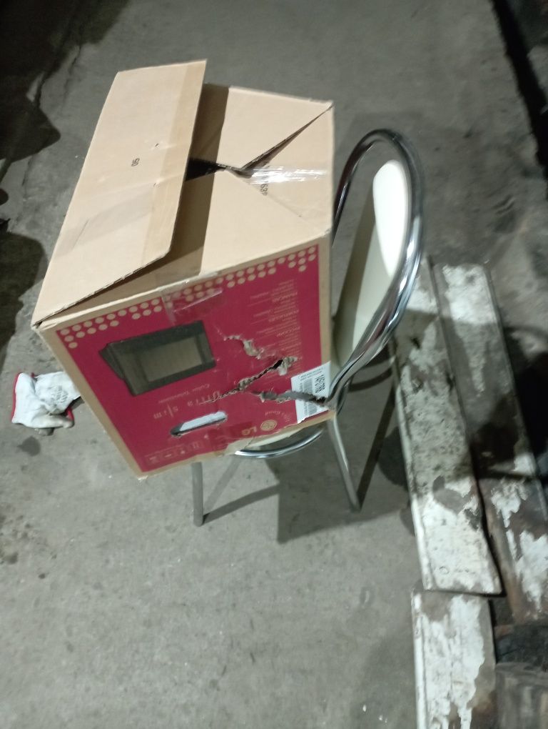 Продам телевизор лж ультра слим.