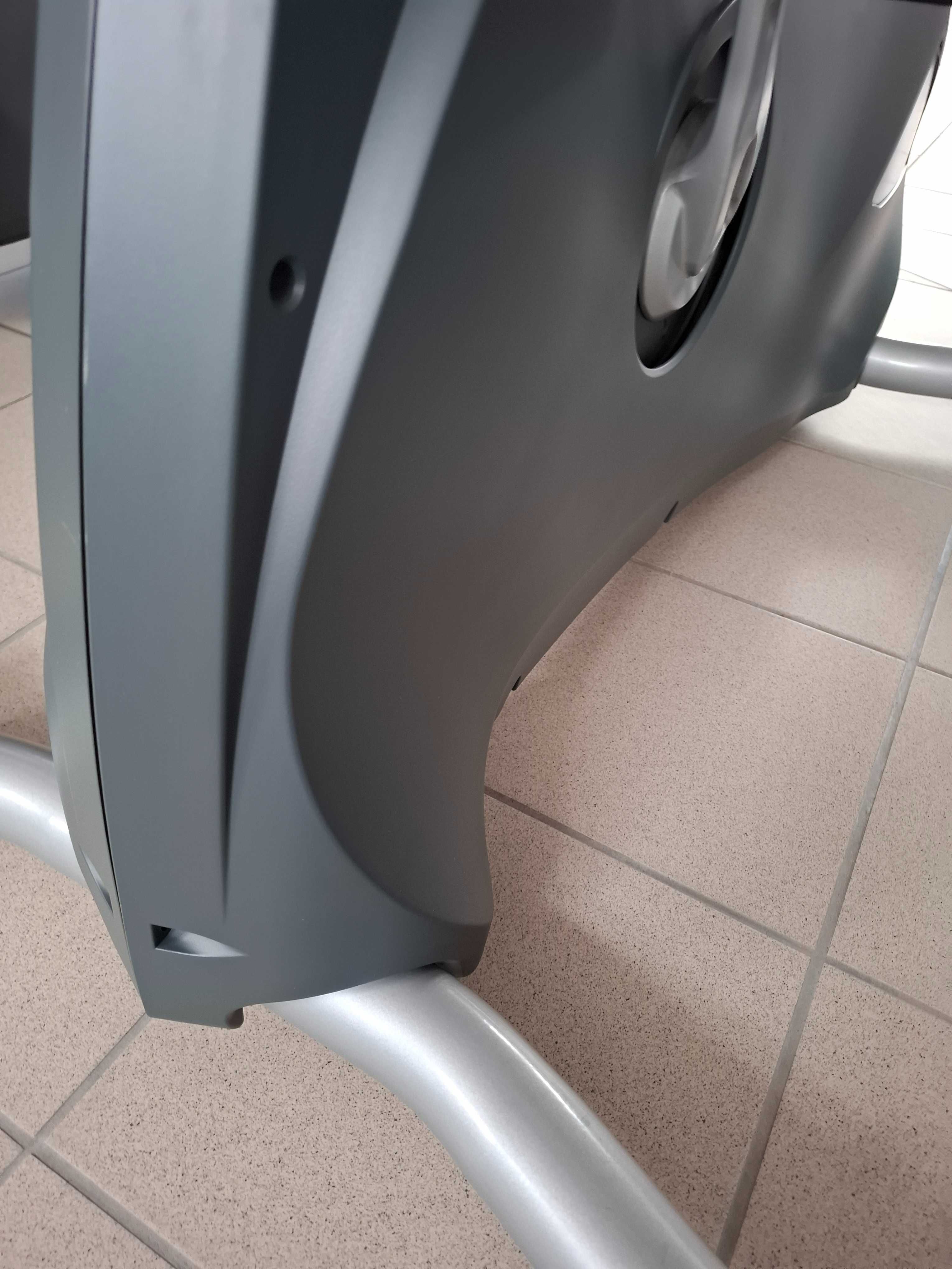 Rower stacjonarny treningowy pionowy Nautilus U916