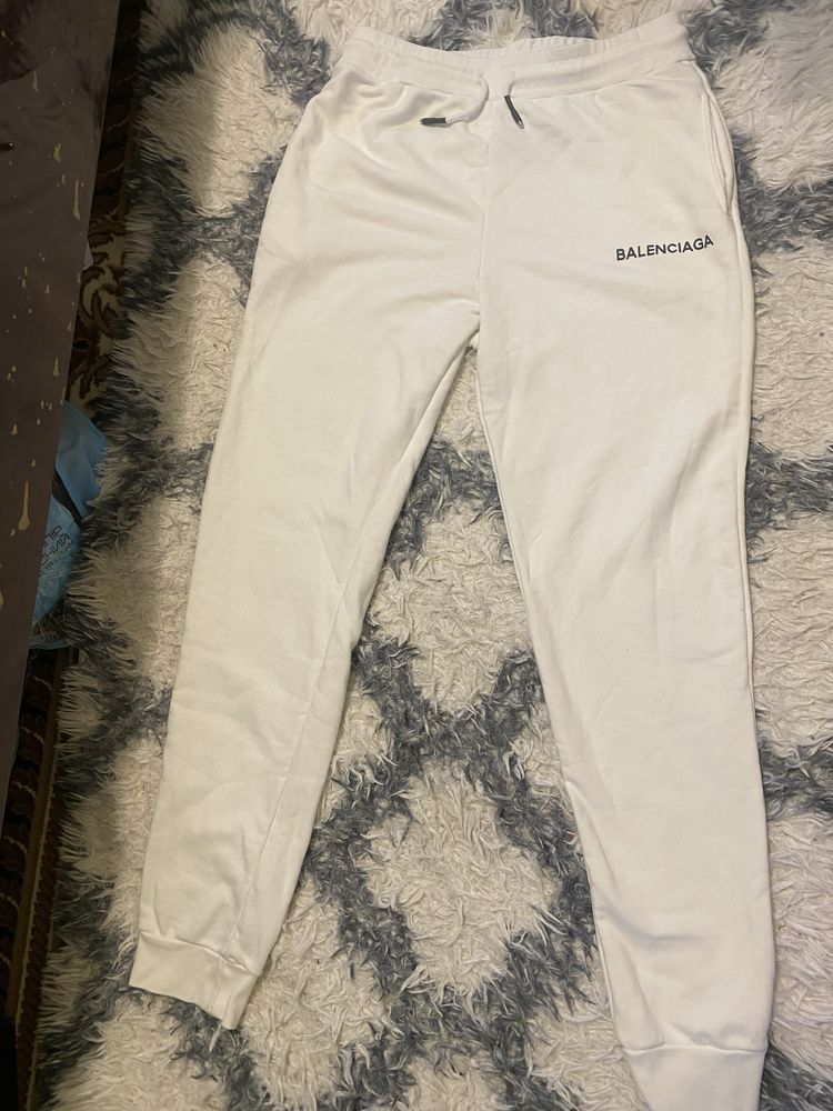 Продам женские спортивные штаны balenciaga xxl