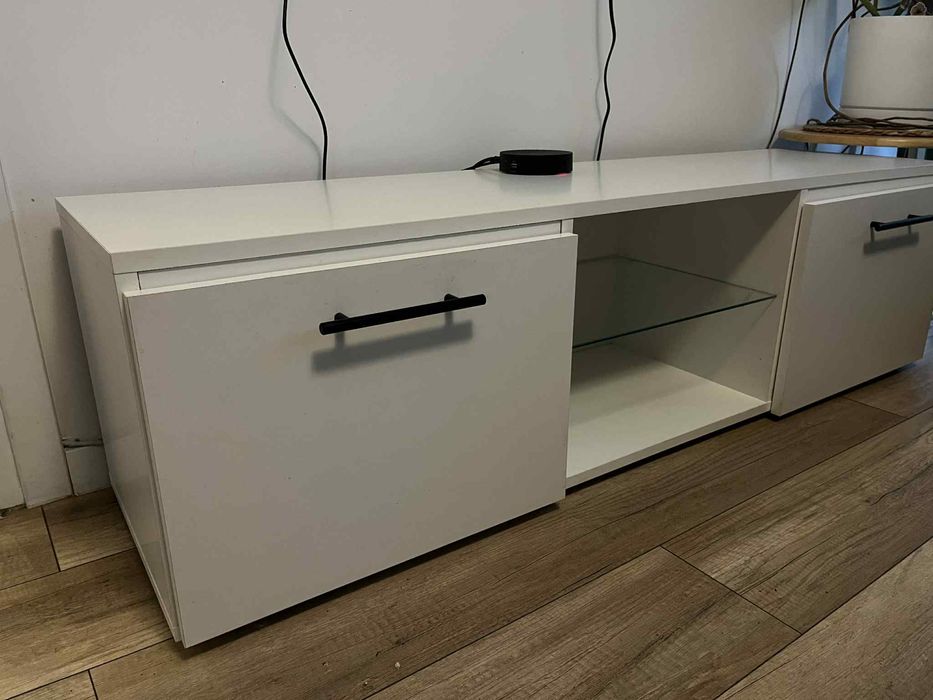 Podswietlana Szafka RTV