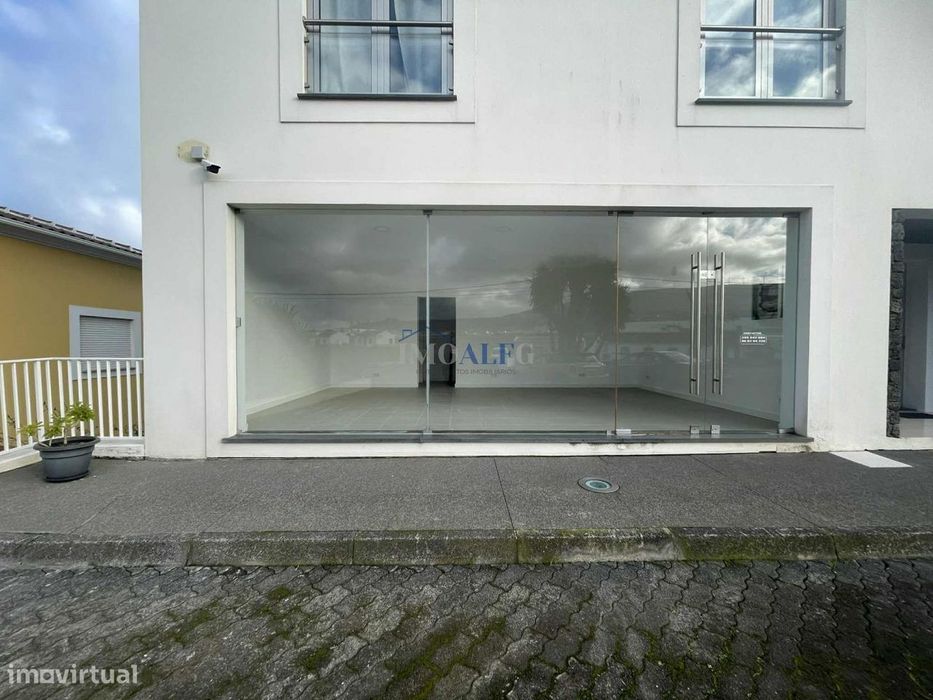 Arrendamento espaço comercial no Cabo Praia- Praia da Vitória