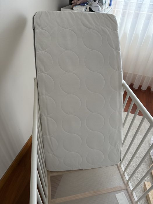 Berço, branco + Colchao de molas ensacadas - 60x120 cm