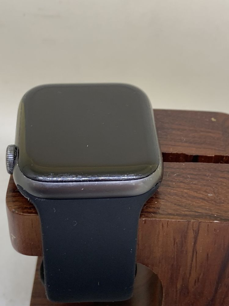 Оригінальні Apple Watch Series 4 44 mm space gray