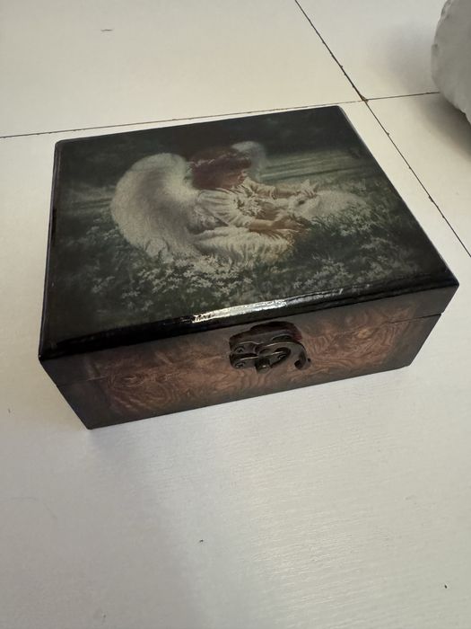 Шкатулка ля дрібниць