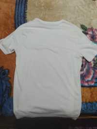 T-shirt branca C&A