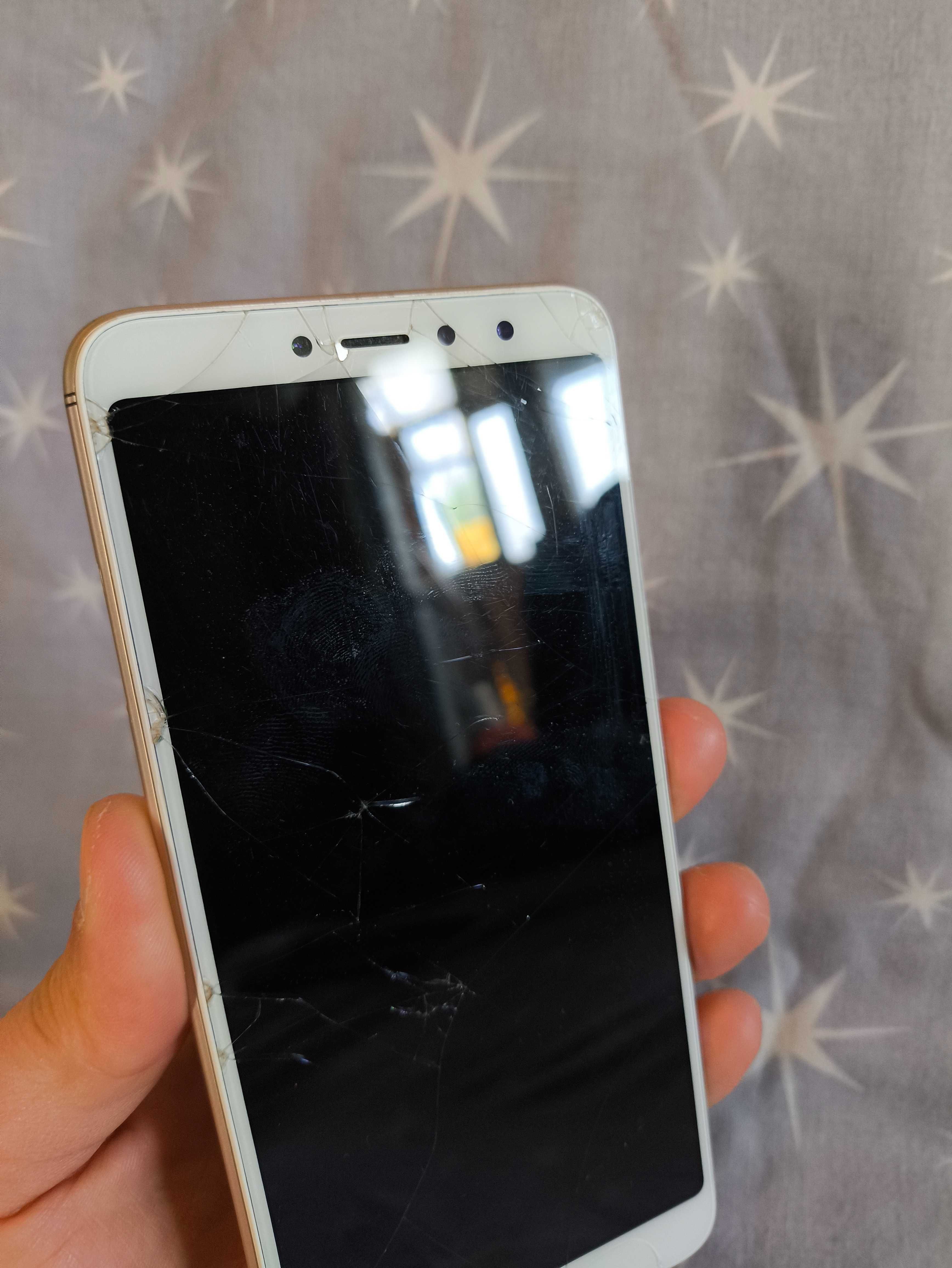 Смартфон Xiaomi Redmi S2 32 ГБ / 3 ГБ розбитий екран