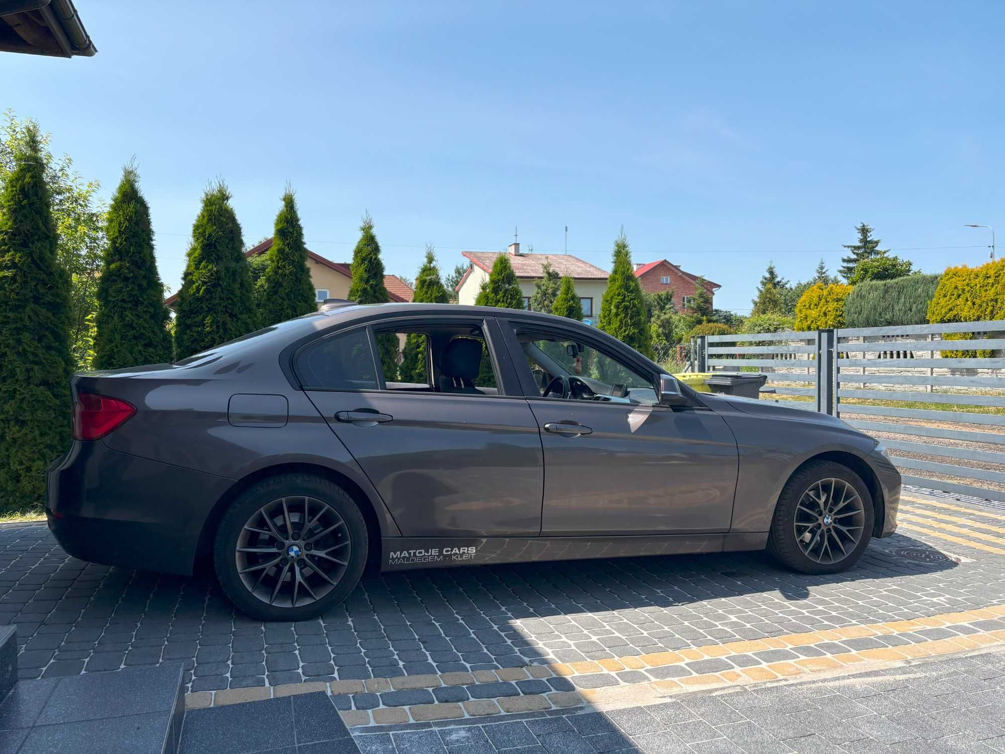 BMW F30 Seria 3 318d 143km
