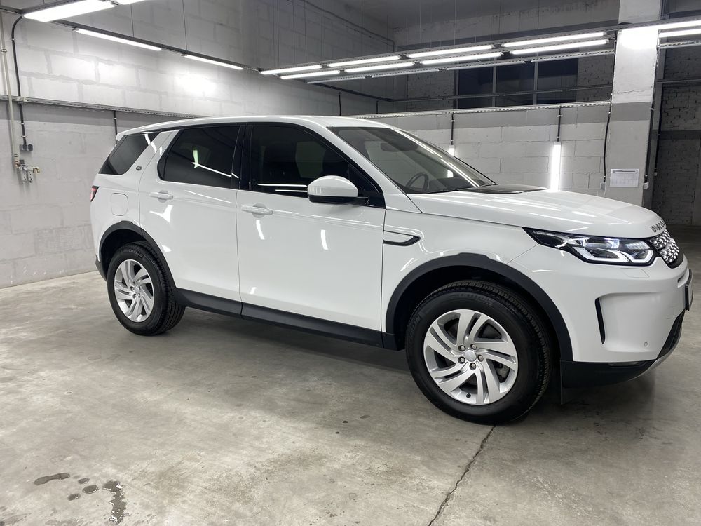 В наявності автомобіль Land Rover Discovery Sport 2019