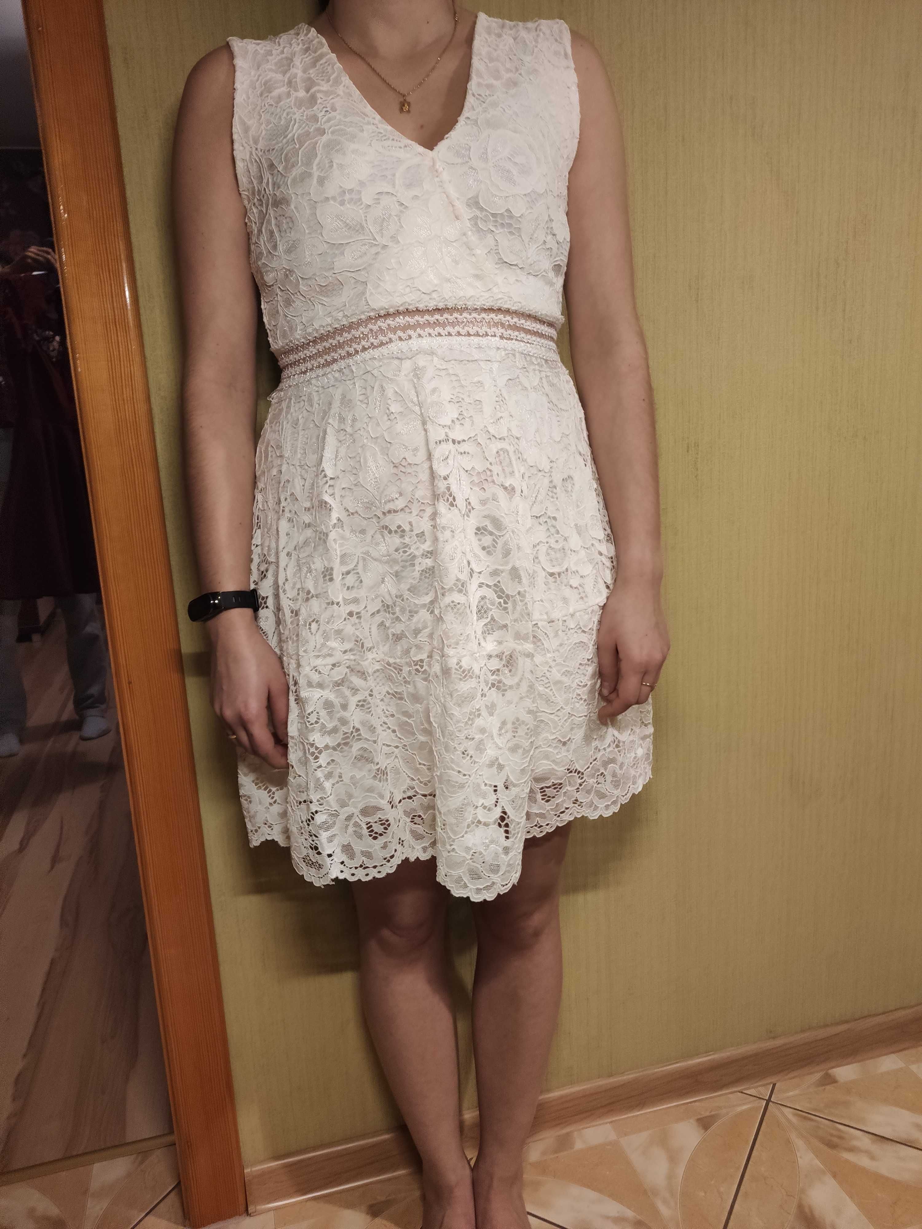 Sukienka biała koronkowa