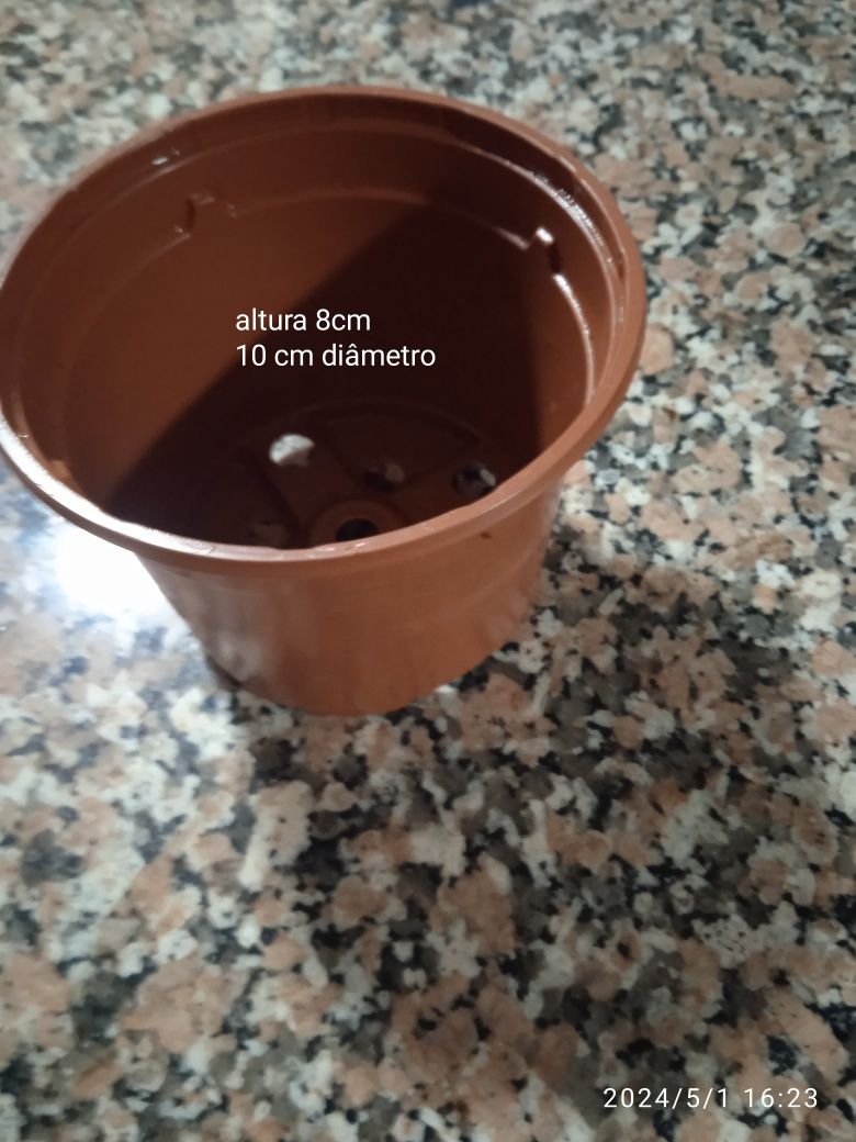 Vendo vasos tamanhos grandes