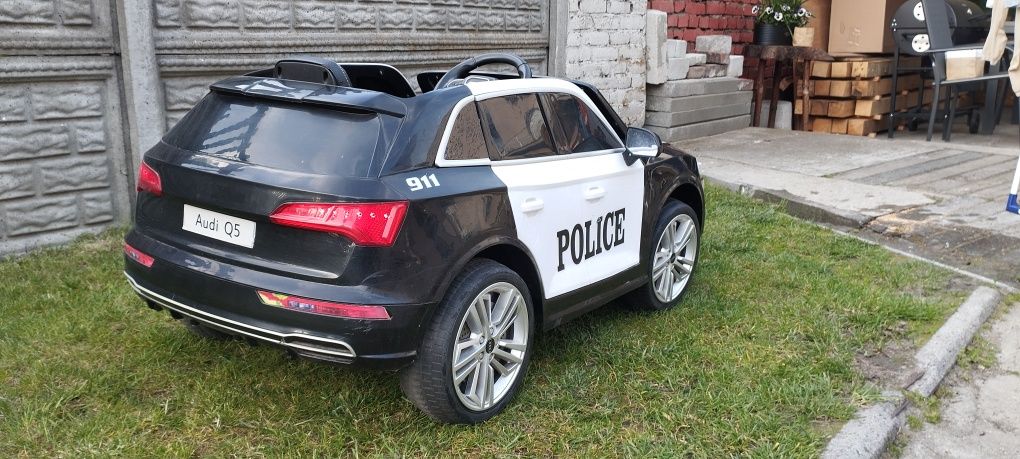 Autko elektryczne Audi Q5 Policja dla dziecka