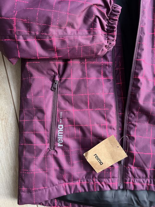 Продам нову курточку Reima 140 см