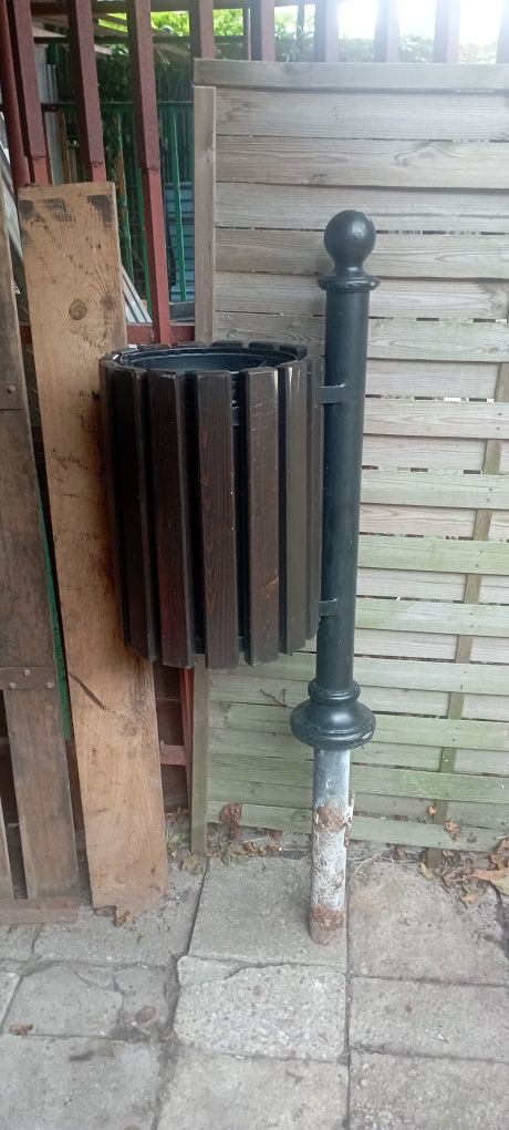 Kosz uliczny/ogrodowy na słupku na śmieci, duży