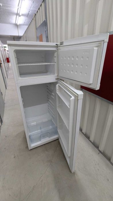 Refrigerador Beko DSA 25020 (Congelador na parte superior)