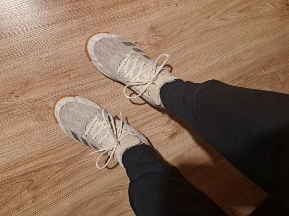 Damskie buty halowe adidas rozm. 40